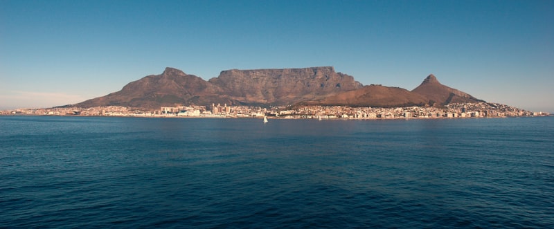 Table Mountain beside the ocean in Cape Town