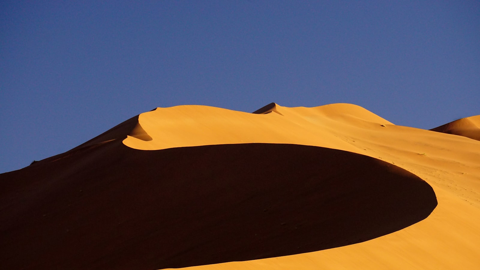 The towering red dunes of Sossusvlei, Namibia
